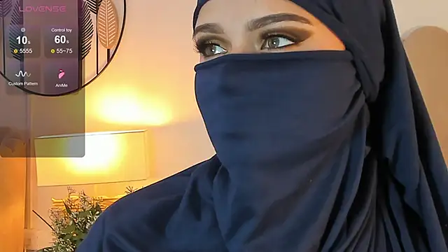 Snapshot of anna-henao chatting on 02/12/25, 01:06 anna-henao online show from 02/12/25, 01:06