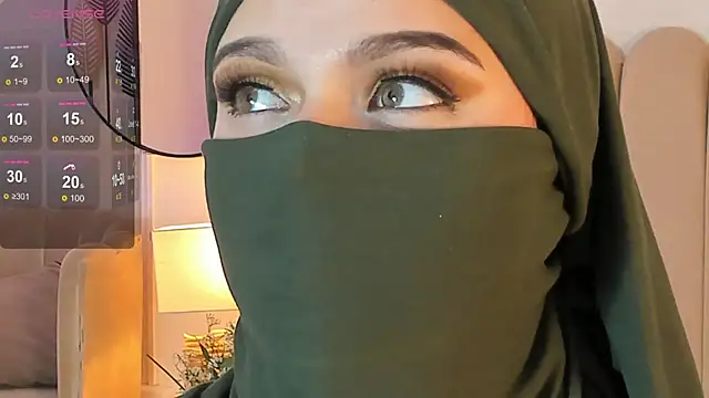 Snapshot of anna-henao chatting on 02/14/25, 05:14 anna-henao online show from 02/14/25, 05:14