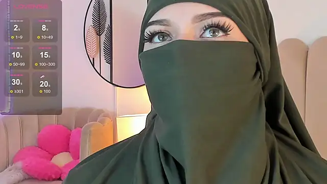 Snapshot of anna-henao chatting on 03/08/25, 01:47 anna-henao online show from 03/08/25, 01:47