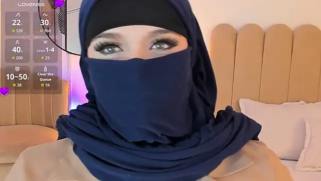 Snapshot of anna-henao chatting on 09/16/25, 07:15 anna-henao online show from 09/16/25, 07:15