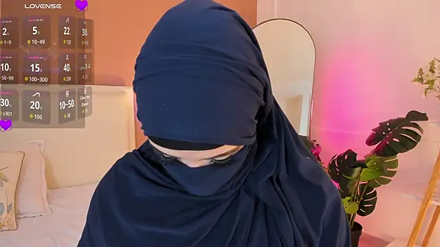 Snapshot of anna-henao chatting on 09/24/25, 07:06 anna-henao online show from 09/24/25, 07:06