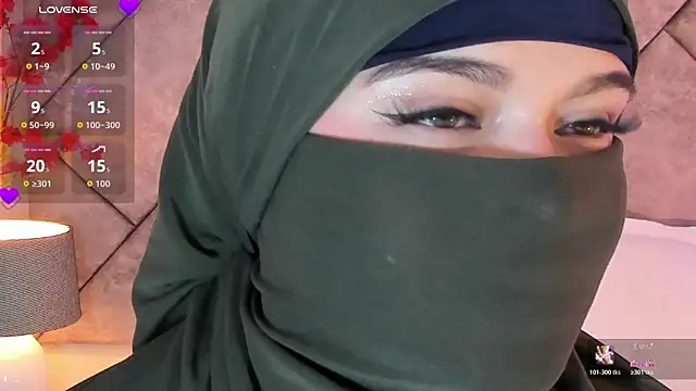 anna-henao online show from 11/27/25, 09:39