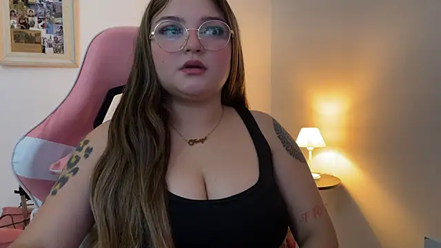 SweetPaige  online show from 12/17/25, 04:57