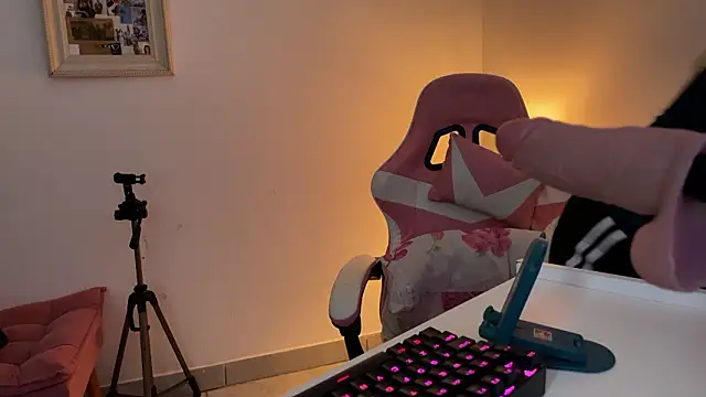 SweetPaige  online show from 03/23/26, 05:17