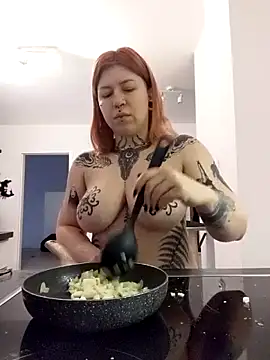 Snapshot of divine_eve chatting on 02/14/26, 08:22 divine eve online show from 02/14/26, 08:22