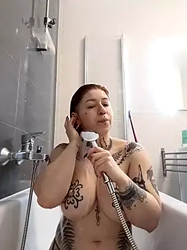 Snapshot of divine_eve chatting on 02/17/26, 01:51 divine eve online show from 02/17/26, 01:51