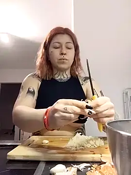 Snapshot of divine_eve chatting on 02/26/26, 04:39 divine eve online show from 02/26/26, 04:39