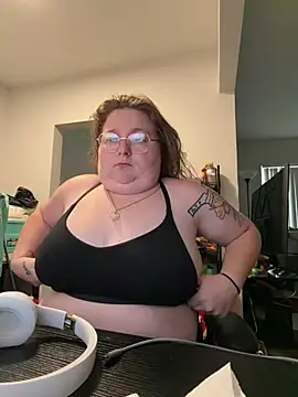 Snapshot of BBW2320 chatting on 06/14/26, 11:18 BBW2320 online show from 06/14/26, 11:18
