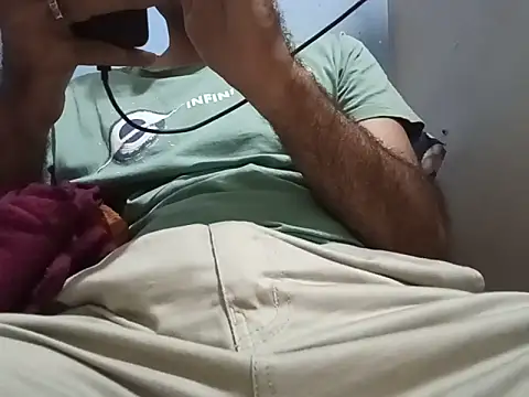 Snapshot of cuckhair chatting on 06/09/26, 04:40 cuckhair online show from 06/09/26, 04:40