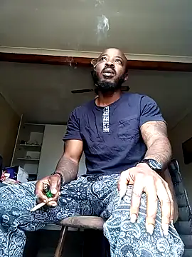 Snapshot of Goodsense chatting on 12/17/24, 05:40 Goodsense online show from 12/17/24, 05:40