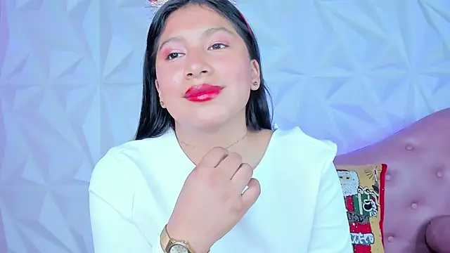 LinnaGardenia online show from 12/11/24, 03:47