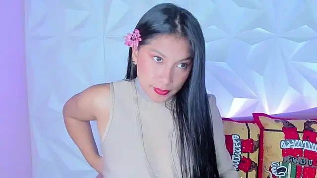 LinnaGardenia online show from 12/20/24, 01:33