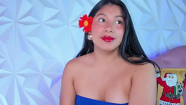 LinnaGardenia online show from 12/24/24, 10:28