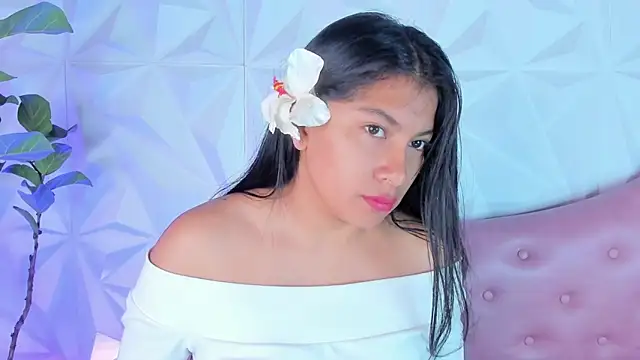 LinnaGardenia online show from 02/10/25, 01:33