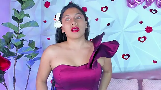 LinnaGardenia online show from 02/15/25, 12:26