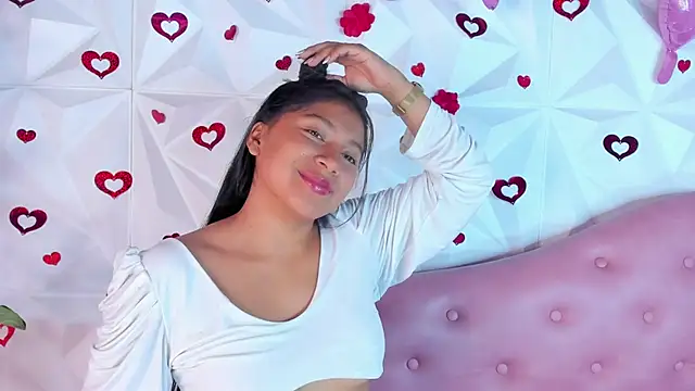 LinnaGardenia online show from 02/19/25, 01:50