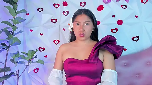 LinnaGardenia online show from 02/21/25, 01:55