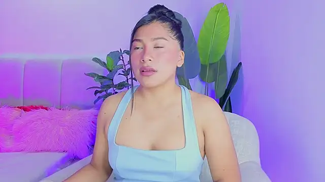 LinnaGardenia online show from 05/23/26, 01:59