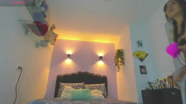Snapshot of Sofia_Clauss_ chatting on 06/16/26, 06:38 Sofia Clauss online show from 06/16/26, 06:38