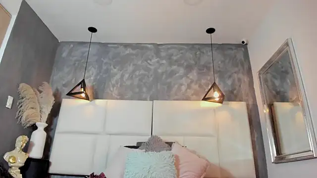 Snapshot of Sofia_Clauss_ chatting on 07/17/26, 04:19 Sofia Clauss online show from 07/17/26, 04:19