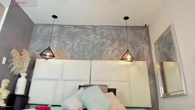 Snapshot of Sofia_Clauss_ chatting on 07/18/26, 04:16 Sofia Clauss online show from 07/18/26, 04:16
