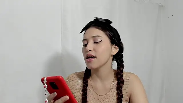 Snapshot of gabriela_duarte1 chatting on 01/05/25, 11:01 gabriela duarte1 online show from 01/05/25, 11:01