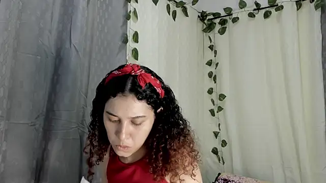 Snapshot of gabriela_duarte1 chatting on 11/16/25, 06:41 gabriela duarte1 online show from 11/16/25, 06:41