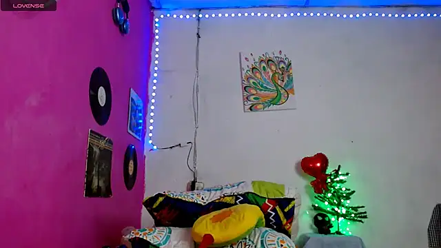 sensitive brunette online show from 01/04/25, 02:35