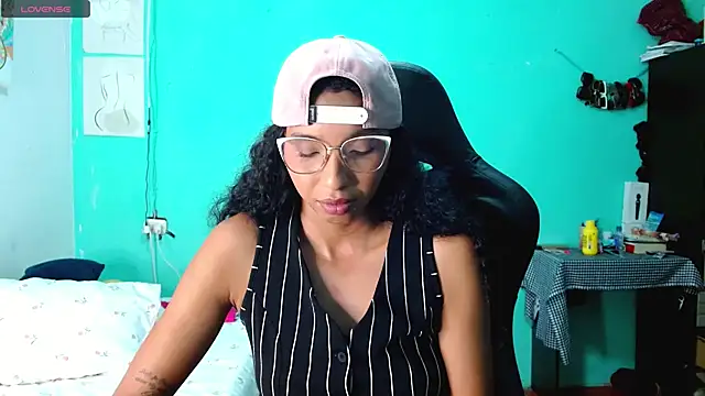 sensitive brunette online show from 06/11/26, 02:53