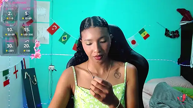sensitive brunette online show from 07/04/26, 09:54