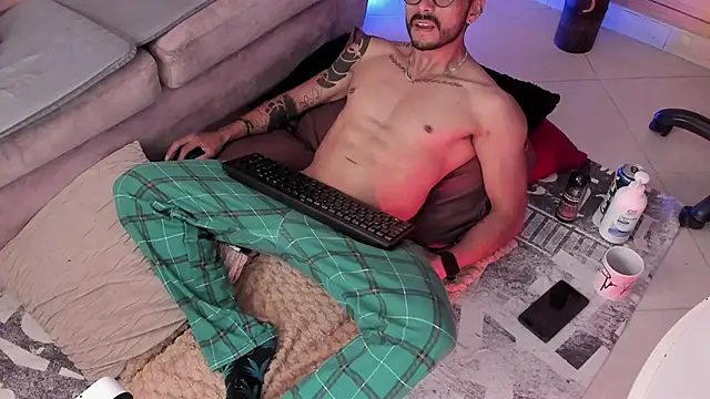 Tom cooper  online show from 03/20/25, 01:48