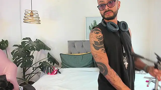 Tom cooper  online show from 11/27/25, 01:02