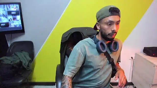 Tom cooper  online show from 04/17/26, 04:48