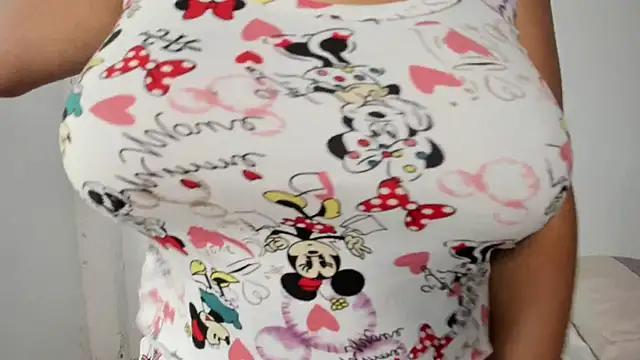 Snapshot of zandra_kiman chatting on 12/13/24, 12:50 zandra kiman online show from 12/13/24, 12:50