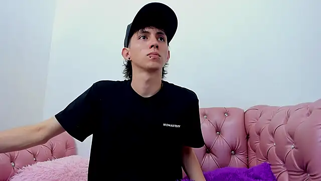 Snapshot of JeanRam18 chatting on 03/21/25, 07:57 JeanRam18 online show from 03/21/25, 07:57