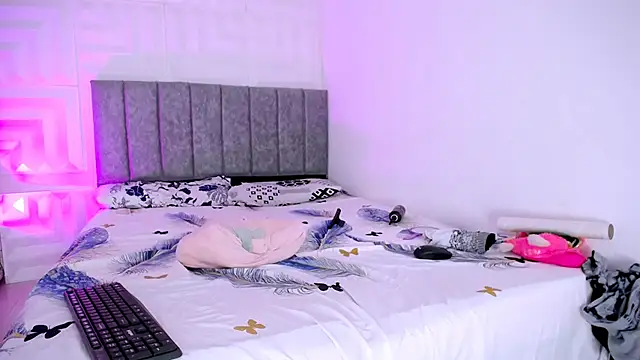 nataly red online show from 03/14/25, 10:27