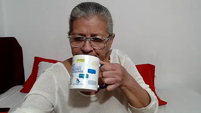 candy mature  online show from 05/24/26, 12:43