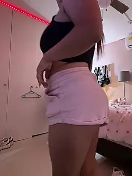 Snapshot of DarianaGuzz chatting on 02/28/25, 03:59 DarianaGuzz online show from 02/28/25, 03:59