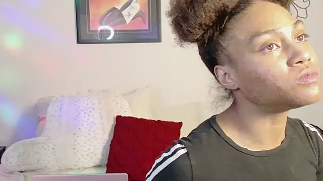 yiauana online show from 02/18/25, 10:38