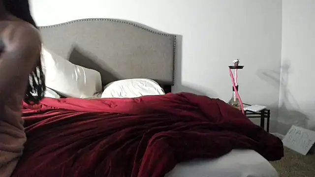 yiauana online show from 09/22/25, 12:18