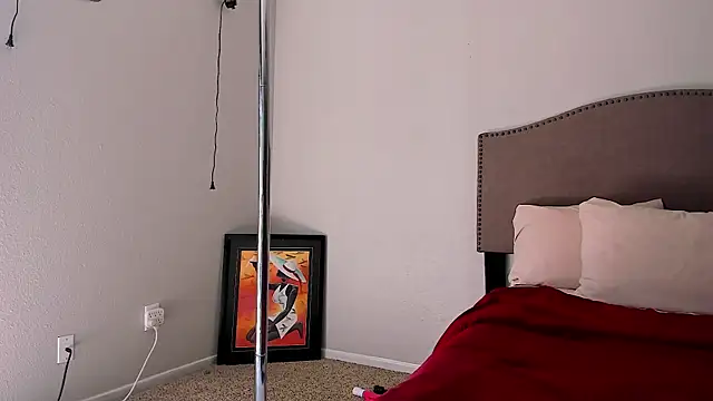 yiauana online show from 10/15/25, 07:14