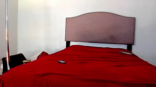 yiauana online show from 10/26/25, 08:59