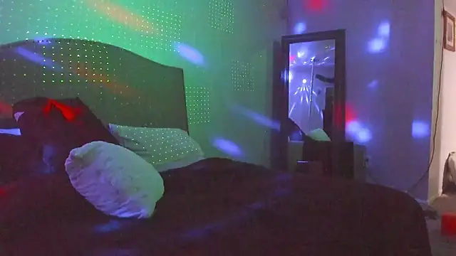 yiauana online show from 03/30/26, 02:56