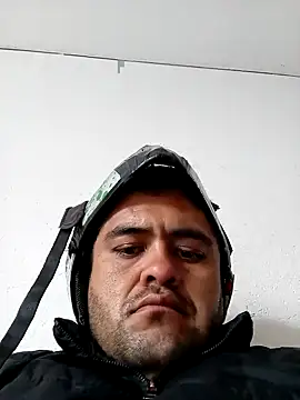 Snapshot of crowten chatting on 01/15/26, 03:27 crowten online show from 01/15/26, 03:27