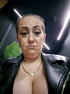 AvaLloyd online show from 03/07/25, 03:51