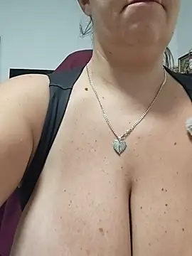 AvaLloyd online show from 11/12/25, 03:07