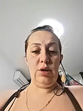 AvaLloyd online show from 02/05/26, 03:55