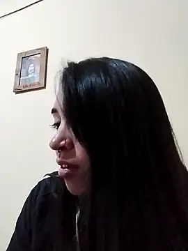 Snapshot of Annitavick1 chatting on 10/28/25, 05:44 Annitavick1 online show from 10/28/25, 05:44