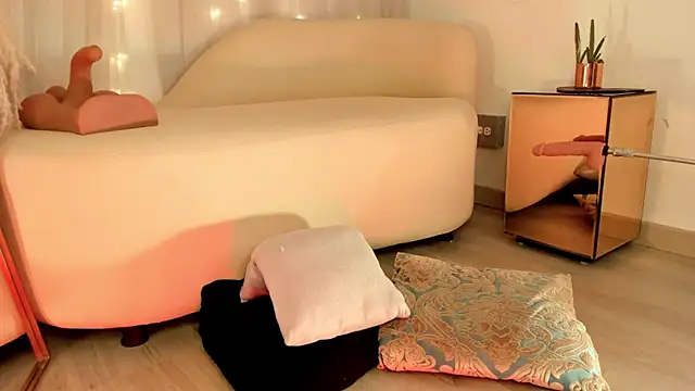 Charlotte  08 online show from 03/19/25, 03:41