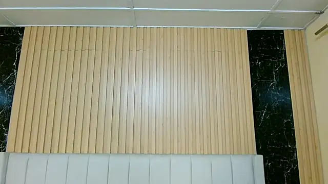 MilanZaire online show from 12/14/25, 04:01